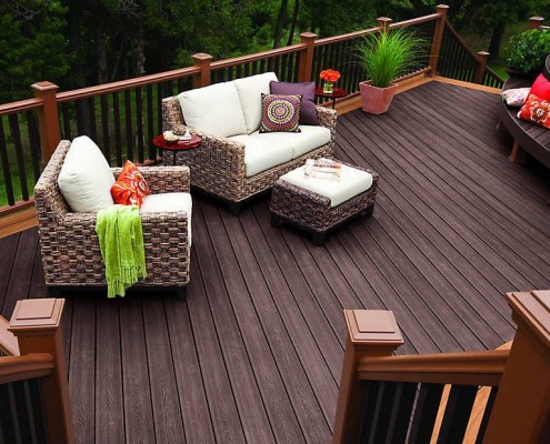 transcend-decking-railing-vintage-lantern-stairs-seating-area